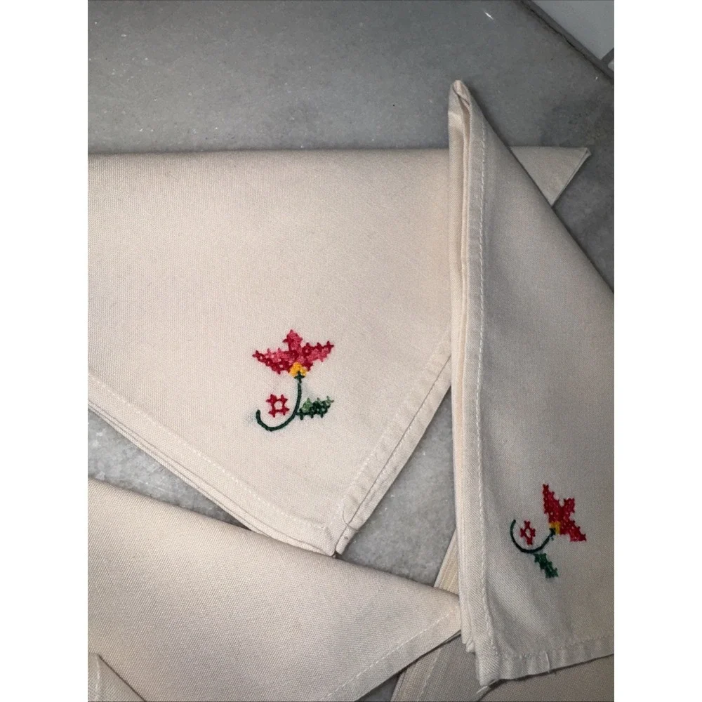 Set Of 7 Vintage embroidered Cloth Napkins With Pink Flowers